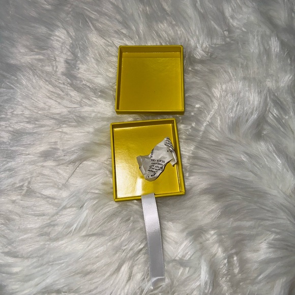 Kendra Scott yellow and gold 6 tiny gift boxes - Picture 11 of 11